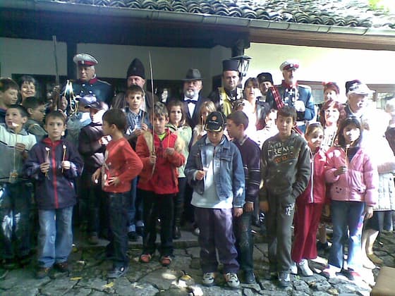 Schoolchildren from Shumen at a lesson in patriotism in the courtyard