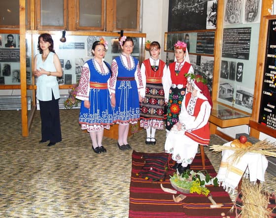 The workshop on the Shumen folk costume, in the exhibition hall